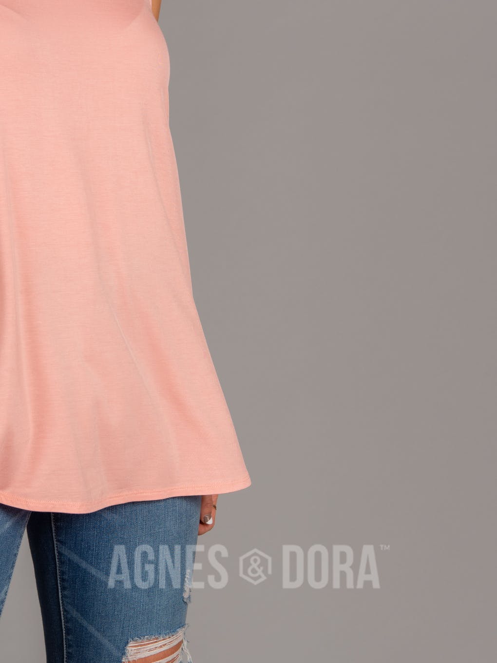 Essential Tank V-Neck Peach
