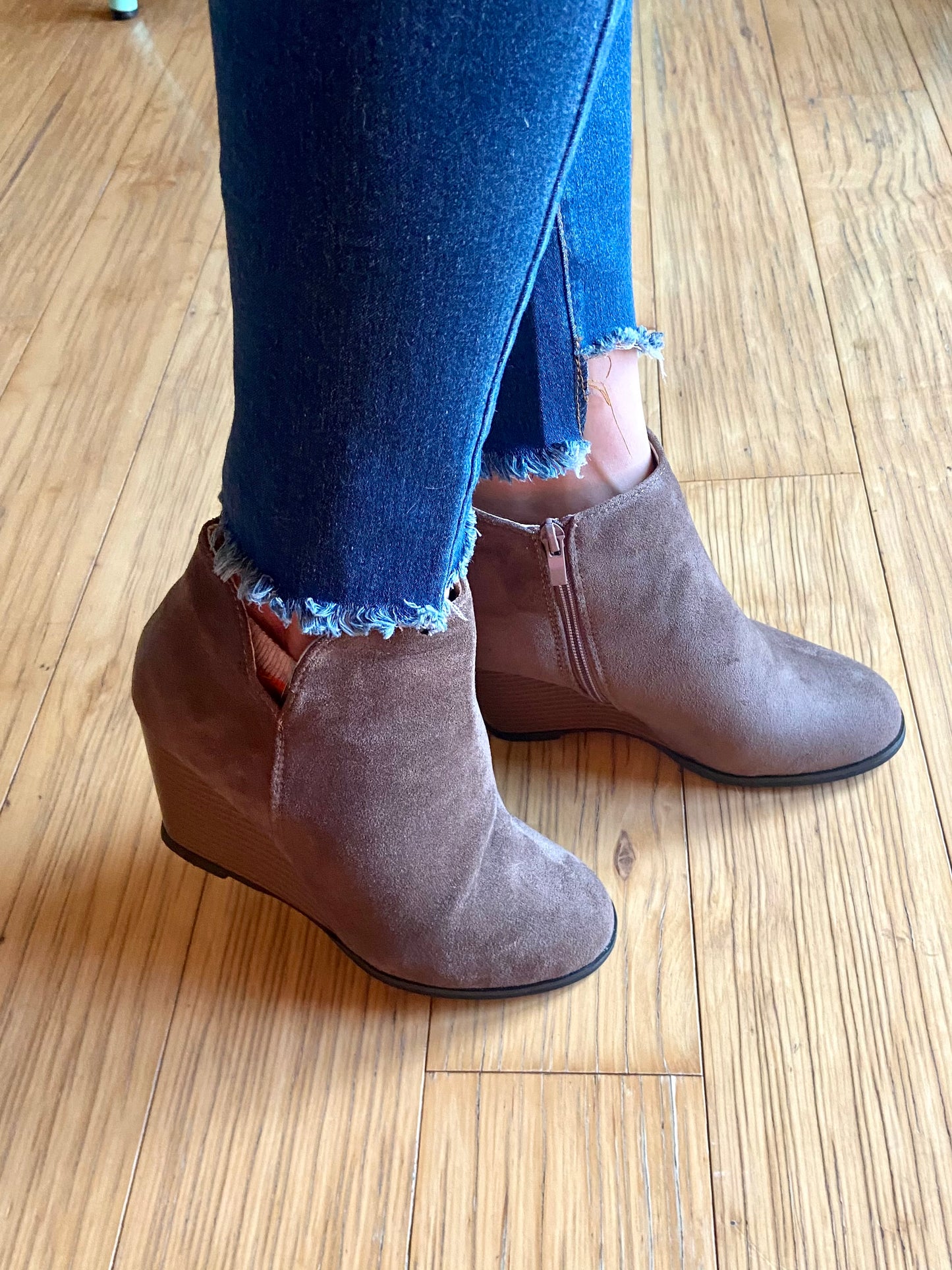 Pointed Toe Boot Tan Black Leopard Ankle Wedge