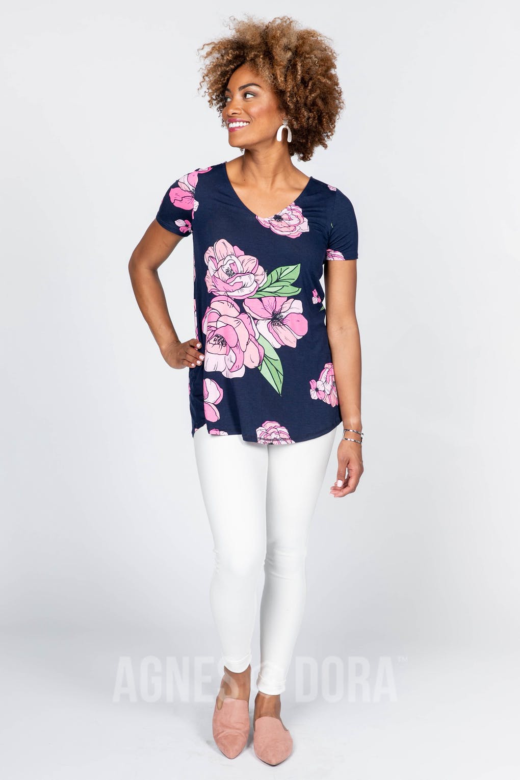 Everyday Tee V-neck Graphic Peony Print